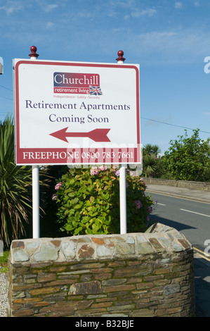 Melden Sie Werbung Ruhestand Appartements in Newquay, Cornwall. August 2008 Stockfoto