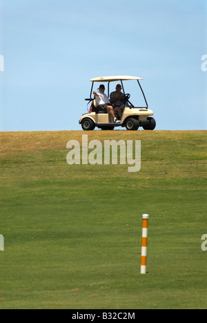 Golfer fahren Golf Buggy Varadero Kuba Stockfoto