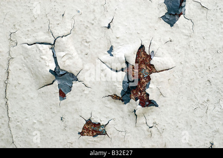 Nahaufnahme von abblätternde Farbe an der Wand Stockfoto