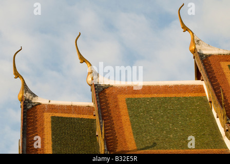 Wat Suthat Tempel Dach, Thai Budhist Tempel, Bangok Stockfoto