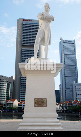 Statue von Sir Thomas Stanford Raffles Singapore Stockfoto