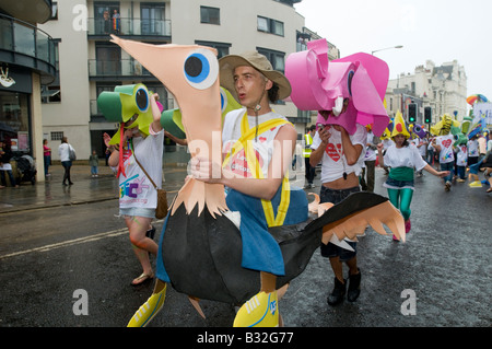 Vereinigtes Königreich, ENGLAND, 2. August 2008. Die Parade während der Gay Pride in Brighton Pride in Brighton & Hove veranstaltet. Stockfoto