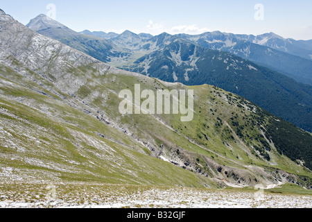 Vihren Peak Bergkette in World Heritage Site Nationalpark Pirin Bulgarien Stockfoto