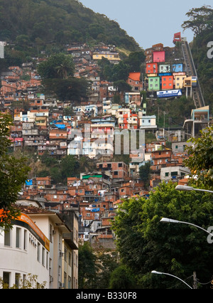 Panorama der Favela Dona Marta in Rio de Janeiro, Brasilien. Stockfoto