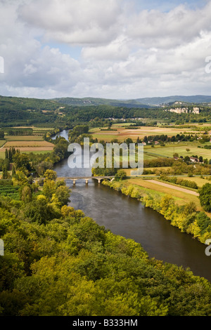 Der Fluss Dordogne, aus der Stadt Domme, Frankreich, EU. Stockfoto