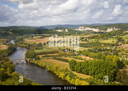 Der Fluss Dordogne, aus der Stadt Domme, Frankreich, EU. Stockfoto