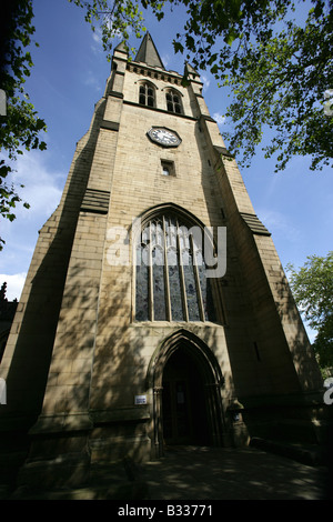 Stadt Wakefield, England. Blick auf den Kirchturm und West Eingang Wakefield Kathedrale. Stockfoto