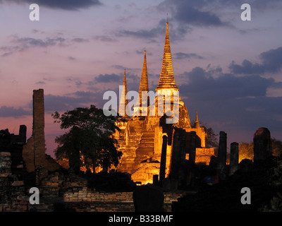 Asien, Thailand, Ayutthaya, buddhistische Tempel, Tempel Wat Phra Si Sanphet am Abend Stockfoto