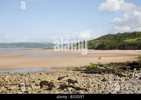 Benllech ISLE OF ANGLESEY Wales UK Juli über die Weite von sauberem Sand bei Ebbe populäre Walisische Holiday Resort suchen Stockfoto