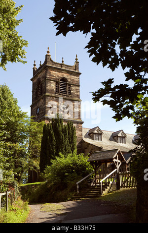 UK Cheshire Knutsford Rostherne St MaryÕs Dorfkirche mit 1640 selbstschließend Lynch Tor Stockfoto