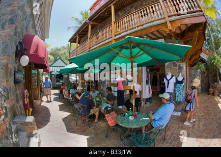 Mongoose Junction shopping Essen Komplex in Cruz Bay auf der karibischen Insel St John in den US Virgin Islands Stockfoto