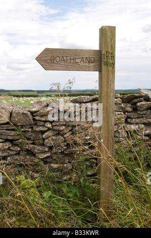 Goathland Wanderweg unterzeichnen Weg, North Yorks Moors, Nr Levisham, Nordengland. "The Way Inn" Stockfoto