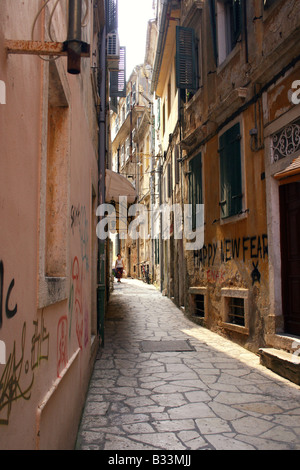 EINER GASSE IN DER ALTSTADT VON CORFU. GRIECHISCHEN IONISCHEN INSEL KORFU Stockfoto