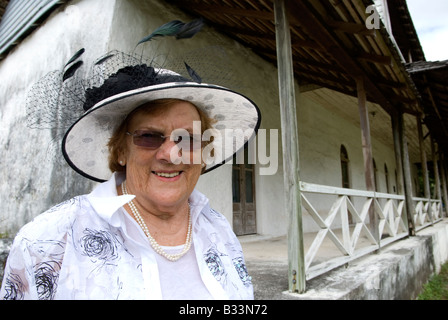 Frau am Para o Tane Palast, Avarua, Cookinseln rarotonga Stockfoto