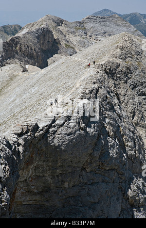 Reisende auf Koncheto Bergkamm in World Heritage Site Nationalpark Pirin Bulgarien Stockfoto