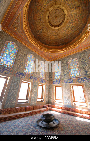 ISTANBUL, TÜRKEI. Interieur der Apartments des Kronprinzen im Harem des Topkapi-Palastes. 2008. Stockfoto