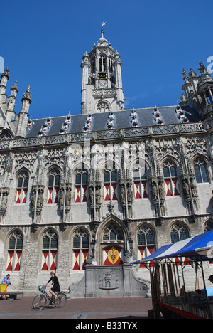 Rathaus und Markt Platz Middelburg Zeeland Niederlande Stockfoto