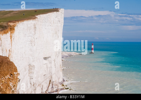 Beachy Head Leuchtturm und Kreidefelsen in Sussex, England. Stockfoto