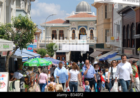 ISTANBUL. Das Stadtzentrum und Fährhafen auf Buyukada, eines der Prinzeninseln im Marmarameer. 2008. Stockfoto