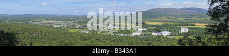 Panoramablick von der schottischen Highland Village von Aviemore Inverness-shire Stockfoto