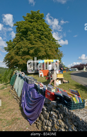 Jährliche Open-Air-Buchmesse / Foire Aux Livres, Winkel-Sur-l'Anglin, Vienne, Frankreich. Stockfoto