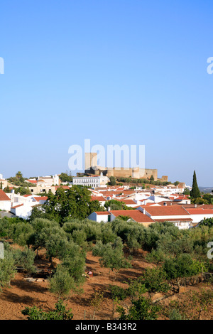 Panoramablick auf die Burg und Stadt von Portel, Alentejo, Portugal Stockfoto