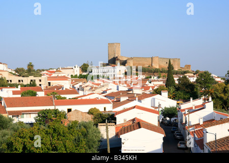 Panoramablick auf die Burg und Stadt von Portel, Alentejo, Portugal Stockfoto