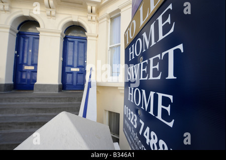 Home sweet Home: Immobilien zum Verkauf in Eastbourne an der Südküste von England. Stockfoto