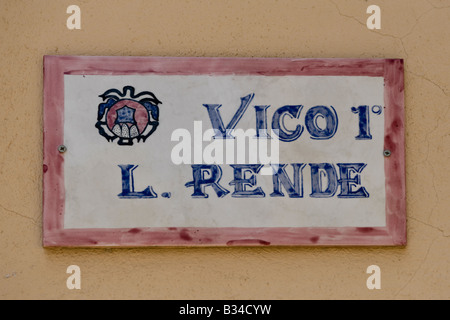 Straßenschild in Altomonte Stockfoto