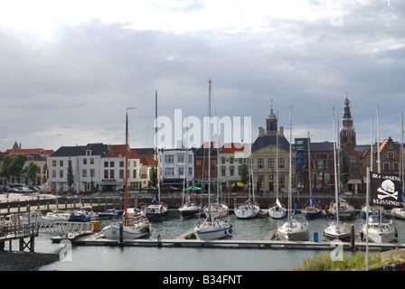 Ballastkade mit Vissershaven Hafen Vlissingen Niederlande Stockfoto