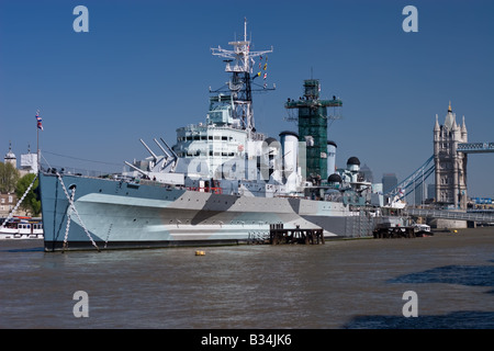 Die Themse in London und die HMS Belfast Stockfoto