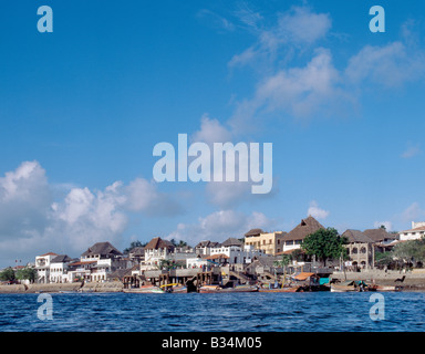 Kenia, Küstenprovinz, Lamu Insel. Die Uferpromenade von der geschützten, natürlichen Hafen von Lamu Island.Situated 150 Meilen nördlich- noch Stockfoto