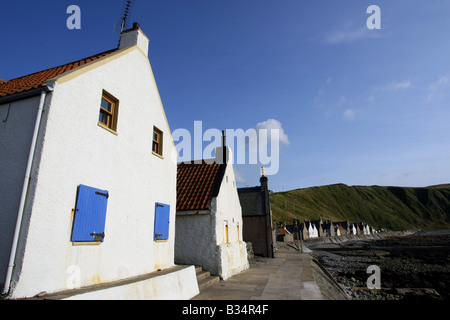 Ehemaliges Fischerdorf und den Hafen von Crovie an der Nordküste in Aberdeenshire, Schottland, Vereinigtes Königreich Stockfoto