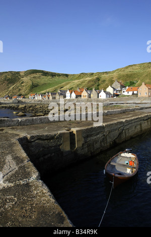 Ehemaliges Fischerdorf und den Hafen von Crovie an der Nordküste in Aberdeenshire, Schottland, Vereinigtes Königreich Stockfoto