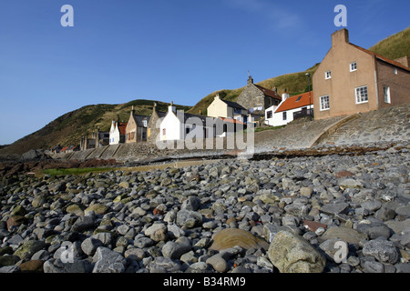 Ehemaliges Fischerdorf und den Hafen von Crovie an der Nordküste in Aberdeenshire, Schottland, Vereinigtes Königreich Stockfoto