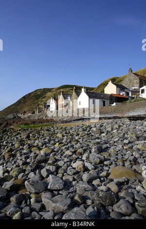 Ehemaliges Fischerdorf und den Hafen von Crovie an der Nordküste in Aberdeenshire, Schottland, Vereinigtes Königreich Stockfoto