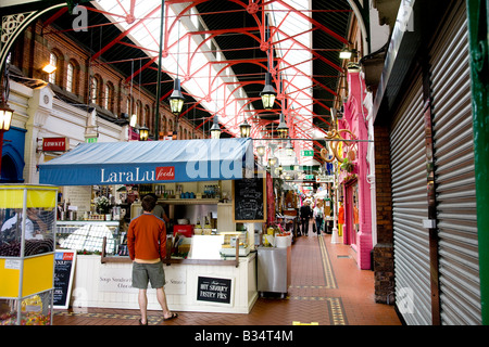 Sankt-Georgs Arcade oder George Street Arcade - überdachte Markthalle in Dublin Irland Stockfoto