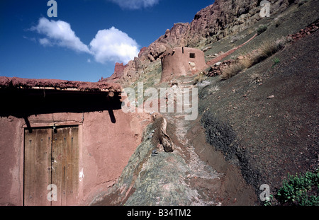 8. April 2006 - verfallenen Haus im alten Dorf von Abyāneh in der Nähe der iranischen Stadt Kashan. Stockfoto