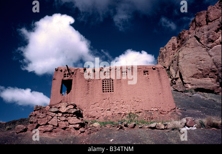 8. April 2006 - verfallenen Haus im alten Dorf von Abyāneh in der Nähe der iranischen Stadt Kashan. Stockfoto