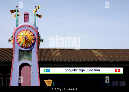 Stourbridge Junction Railway Station und Uhr, West Midlands, England, UK Stockfoto