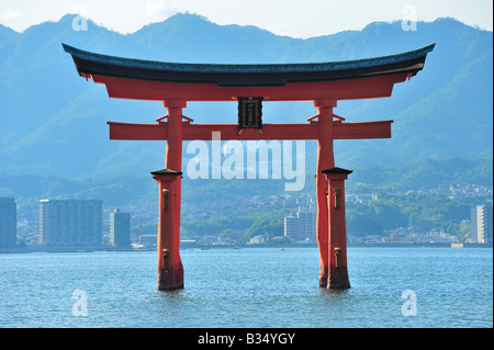 schwebende Torii, Itsukushima-Jinja, Miyajima, Präfektur Hiroshima, Chugoku, Honshu, japan Stockfoto