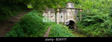 Das Coates-Portal zu den Sapperton-Tunnel auf der Themse Severn Kanal auf den Cotswolds in der Nähe von Coates, Gloucestershire Stockfoto