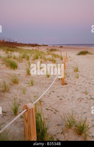 Caswell Strand und Oak Island Lighthouse, North Carolina Stockfoto