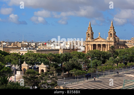 St. Publius Kirche und Maglio Gärten, Floriana, Valletta, Malta Stockfoto