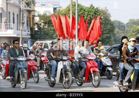 Straßenverkehr in Hanoi, Vietnam Stockfoto