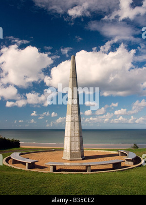 Das 1. Infanterie Division Denkmal dominiert die Strand von Colleville-Sur-Mer in der Normandie, weltweit bekannt als Omaha Beach. Stockfoto