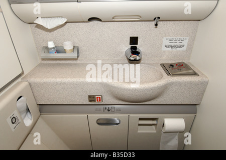 WC / Toilette Air India Boeing 777-300ER Farnborough Airshow 2008 Stockfoto