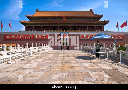 Tor am Tian'an Platz mit Porträt von Mao Zedong Stockfoto