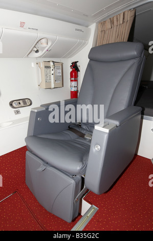 Cabin Crew-Ruhebereich auf Oberdeck der Air India Boeing 777-300ER Farnborough Airshow 2008 Stockfoto