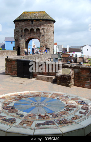 Mittelalterliche Monnow Bridge aus dem 13. Jahrhundert, Monmouth, Monmouthshire, Wales (Cymru), Großbritannien Stockfoto